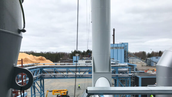 Ilmontsissa sijaitseva aktiivihiililaitos.