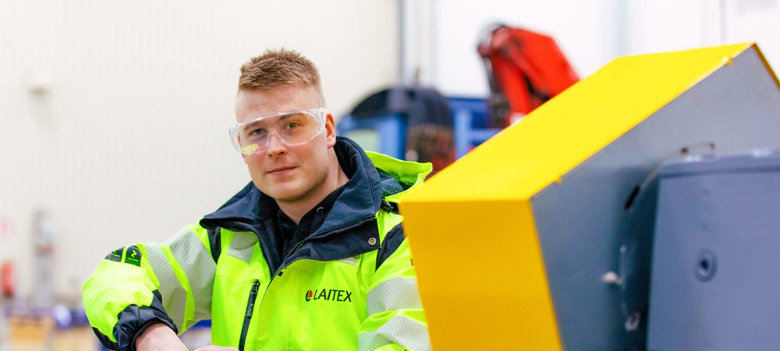 Laitex Mechanical Engineer Toni Mikkonen assembling the device.