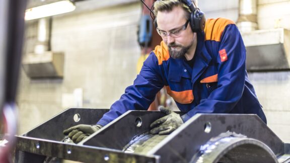 Laitex's engineer building a rotery feeder.